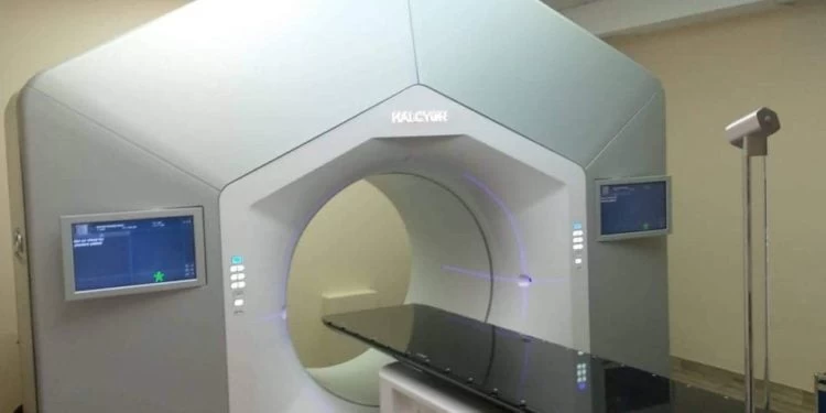 Σε λειτουργία ο πρώτος Γραμμικός Επιταχυντής στο 401 ΓΣΝΑ (εικόνες)